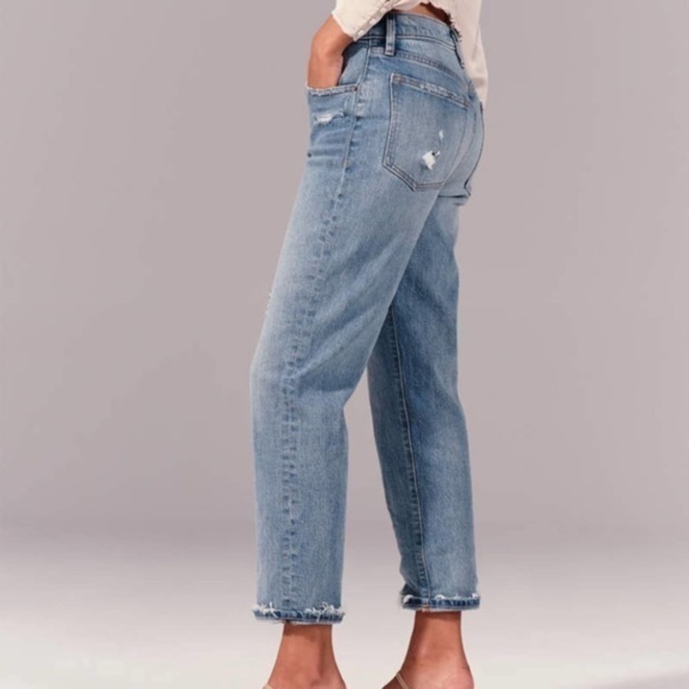 Mid Rise Boyfriend Jeans​ - Picture 4 of 10